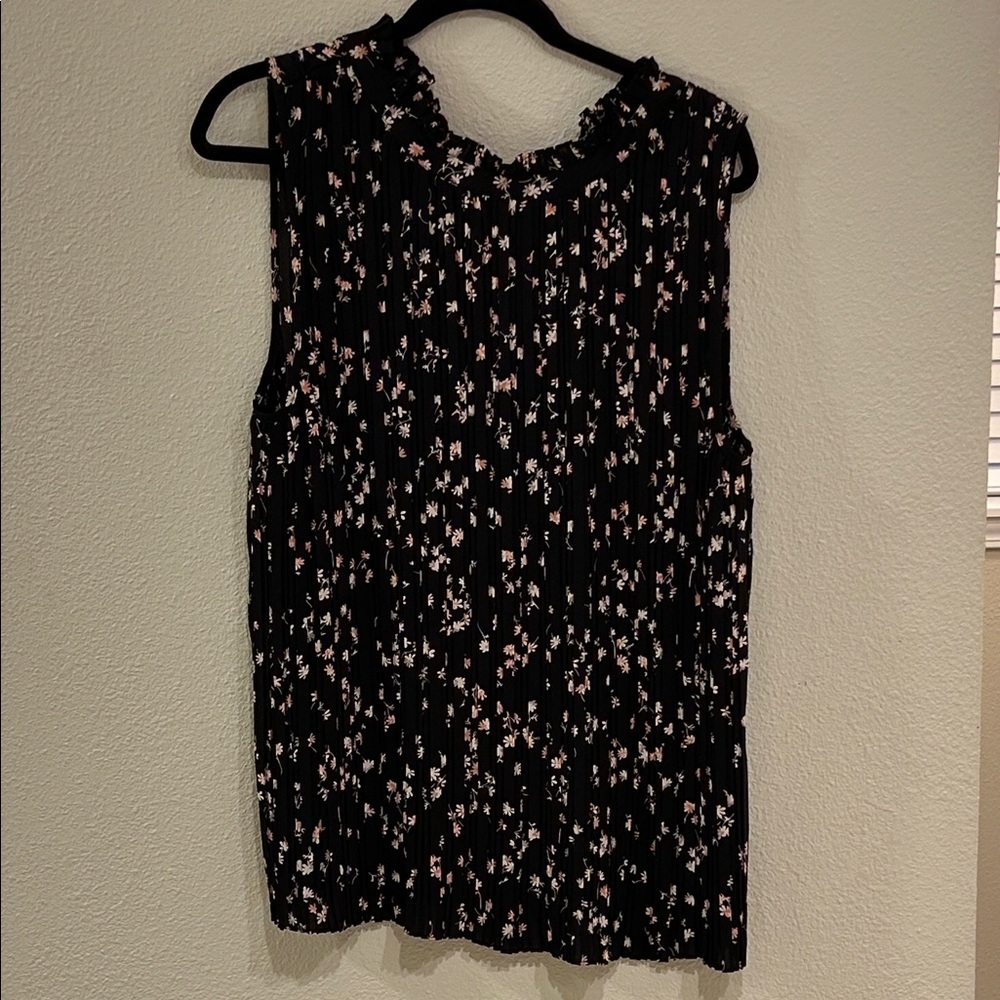 Ann Taylor Floral Sleeveless Blouse - Black and Pink Sz XL